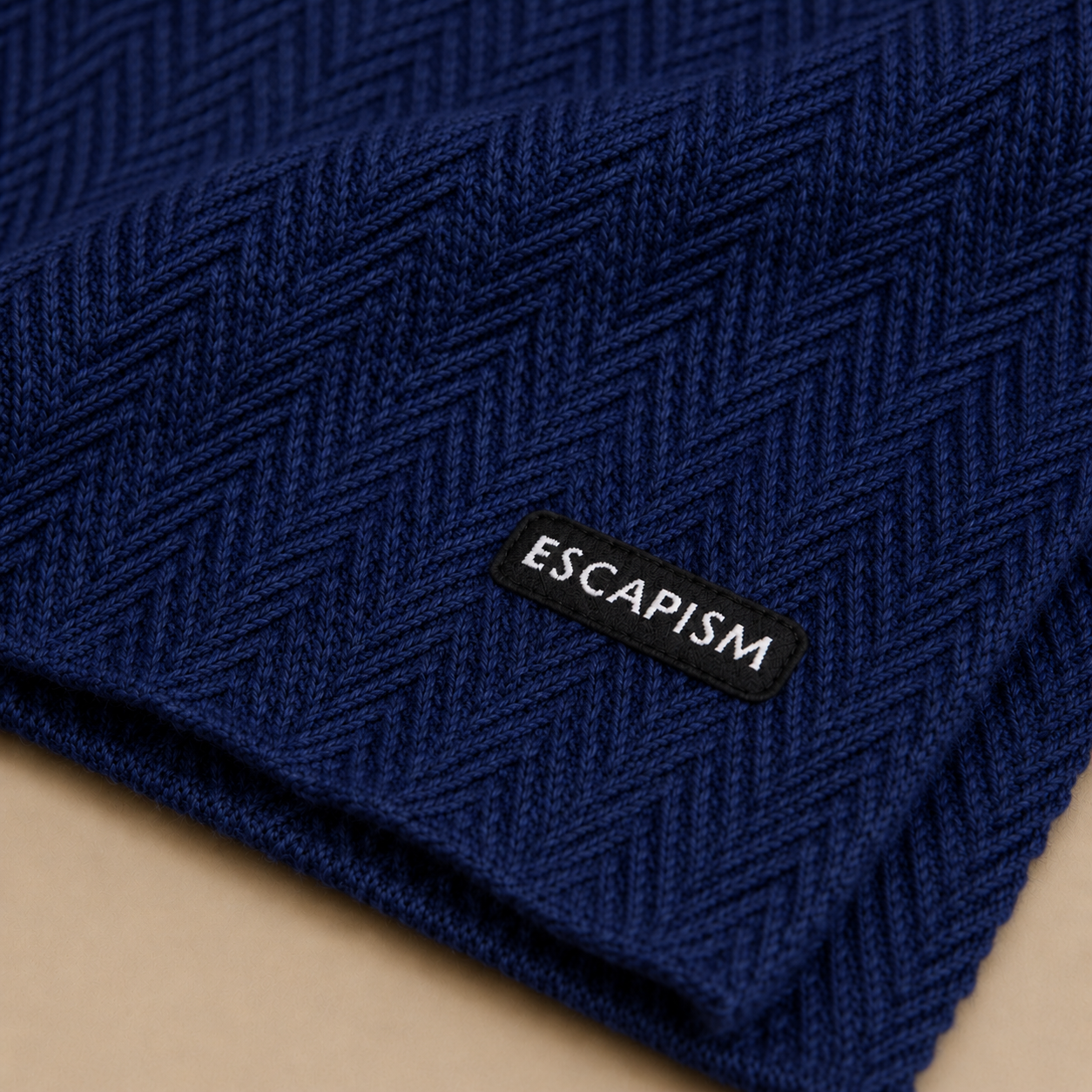 STRUCTURED STITCH SCARF ESCAPISM