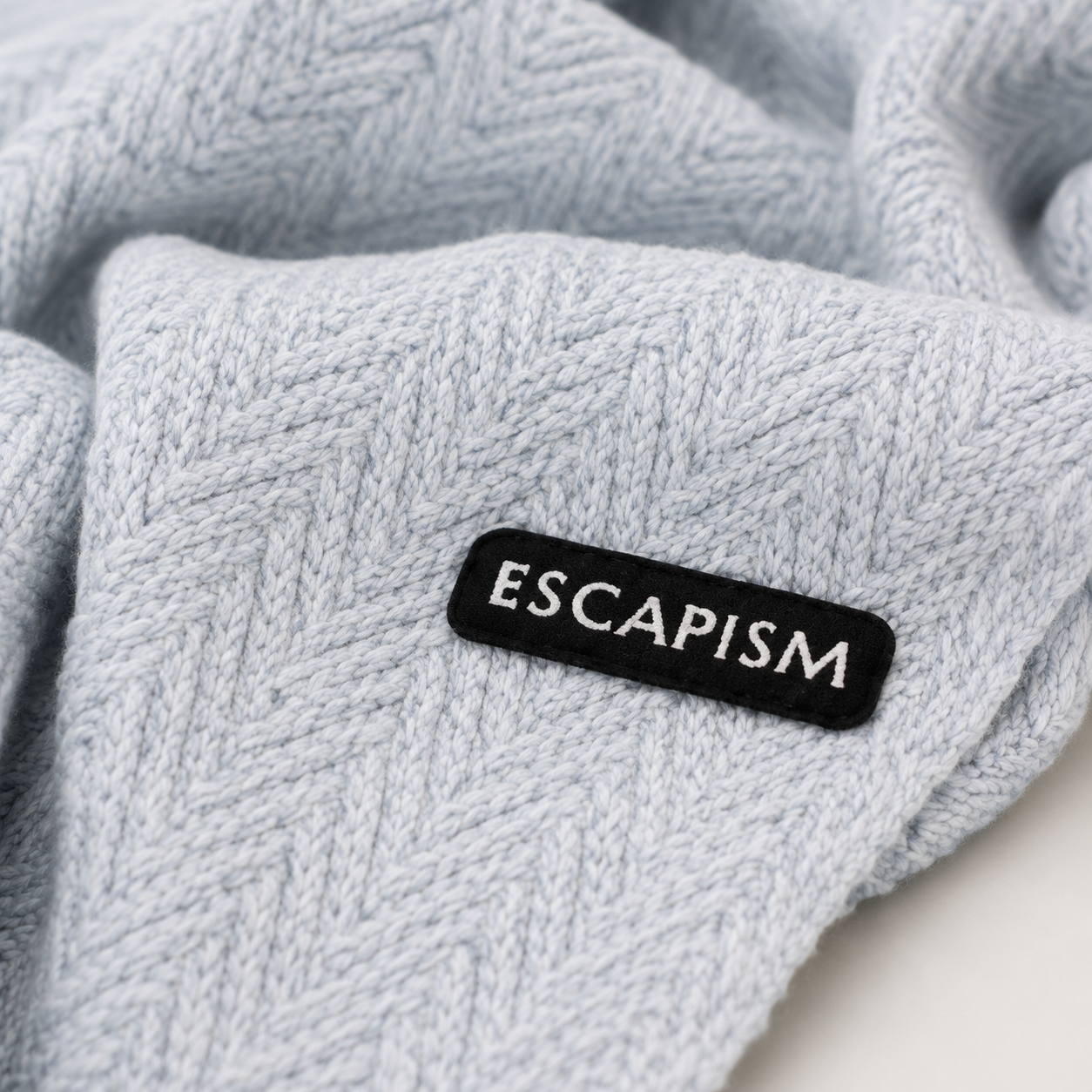 STRUCTURED STITCH SCARF ESCAPISM