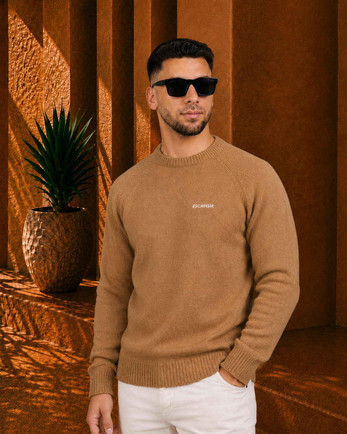 CREWNECK EMBROIDERED RAGLAN - ESCAPISM