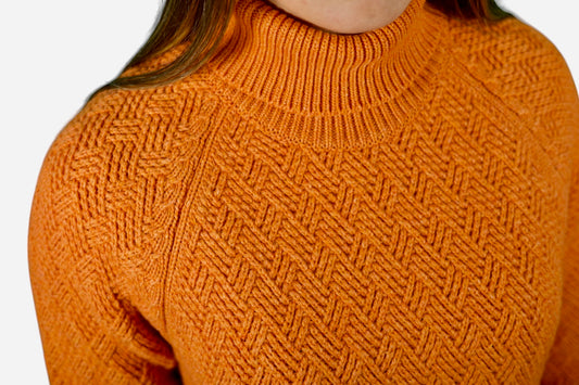TURTLENECK STRUTURED SLEEVE RAGLAN ESCAPISM