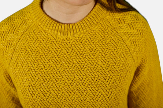 CREWNECK STRUTURED SLEEVE RAGLAN ESCAPISM